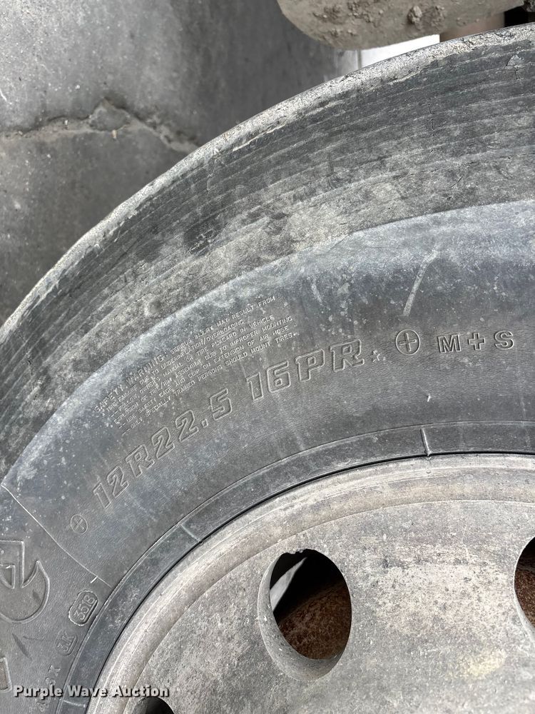 image for item ER7532 2009 Peterbilt 367 dump truck