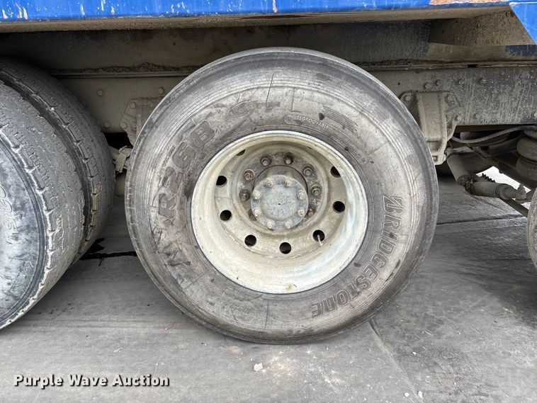 image for item ER7532 2009 Peterbilt 367 dump truck