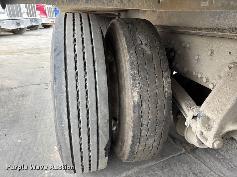 image for item ER7532 2009 Peterbilt 367 dump truck