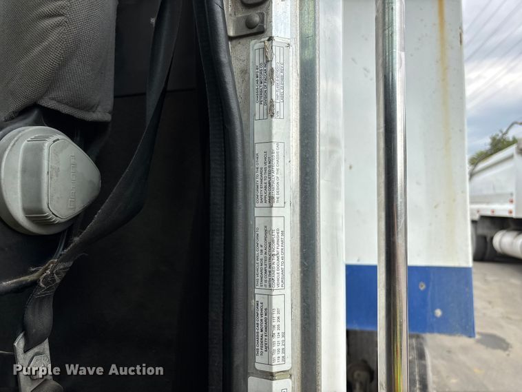 image for item ER7532 2009 Peterbilt 367 dump truck