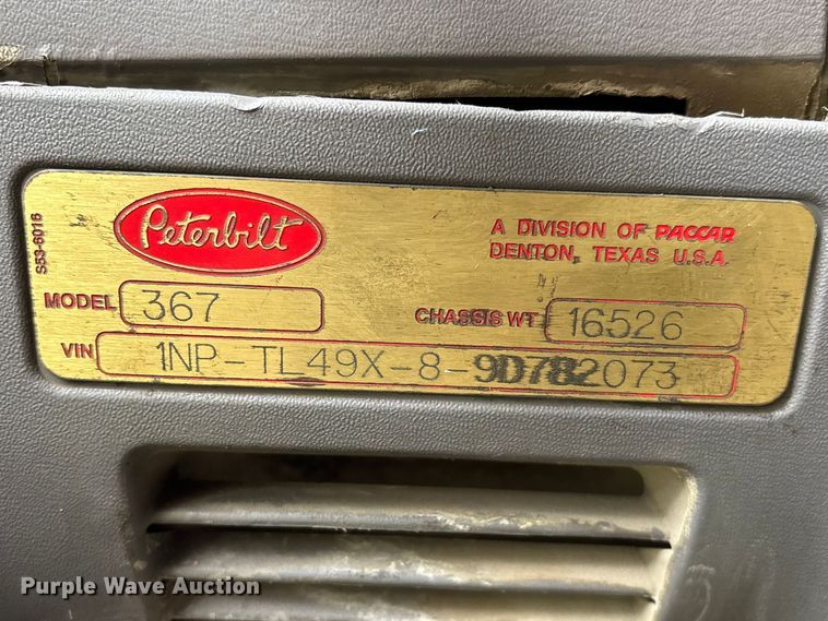 image for item ER7532 2009 Peterbilt 367 dump truck