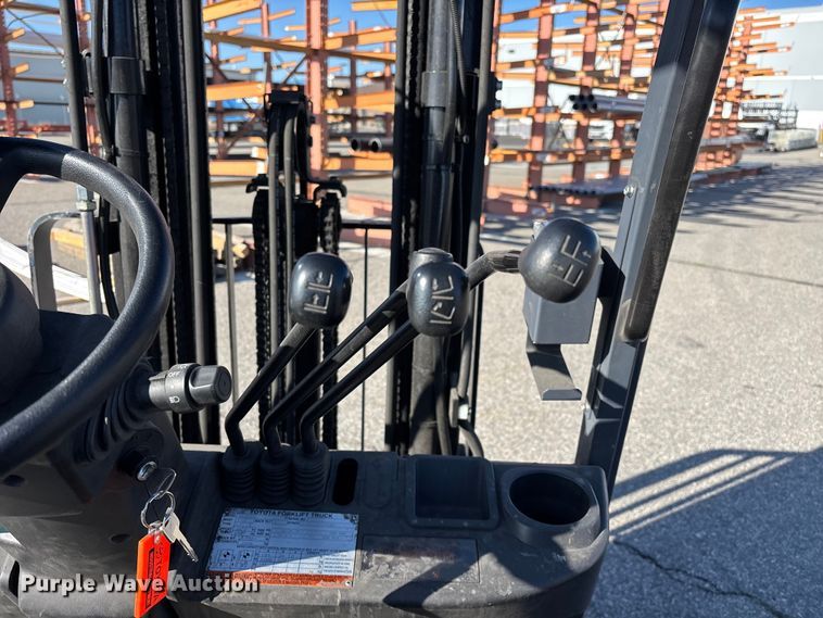 image for item ER7535 2013 Toyota 8FGU18 forklift