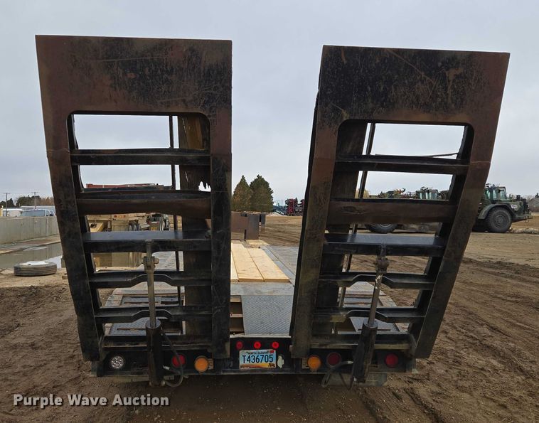 image for item ES2855 2000 Entyre HFR50TD4-T1 lowboy equipment trailer