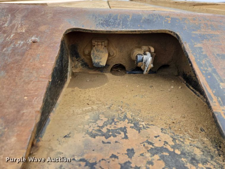 image for item ES2855 2000 Entyre HFR50TD4-T1 lowboy equipment trailer