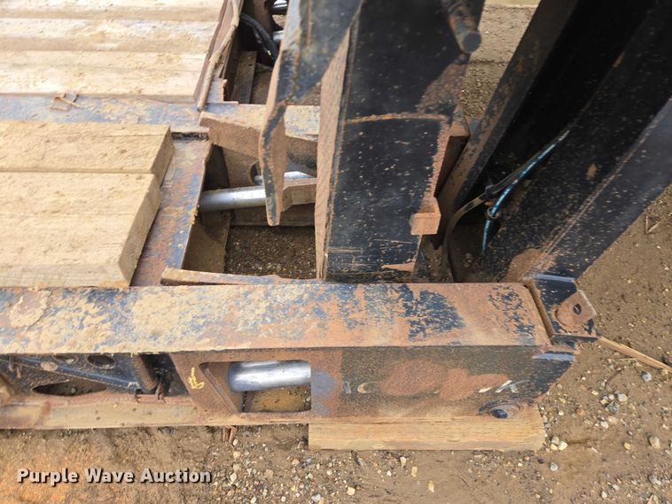 image for item ES2855 2000 Entyre HFR50TD4-T1 lowboy equipment trailer