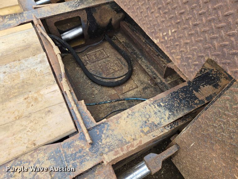 image for item ES2855 2000 Entyre HFR50TD4-T1 lowboy equipment trailer