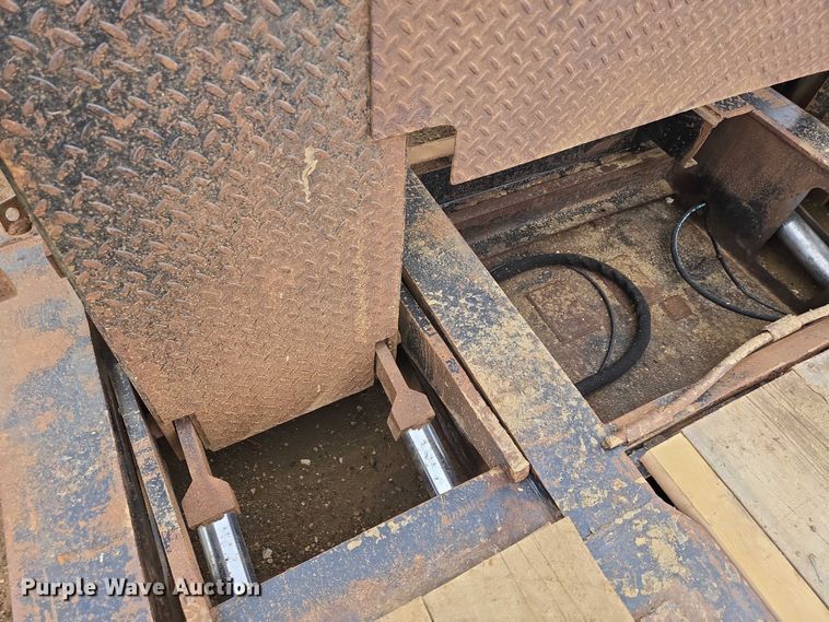 image for item ES2855 2000 Entyre HFR50TD4-T1 lowboy equipment trailer