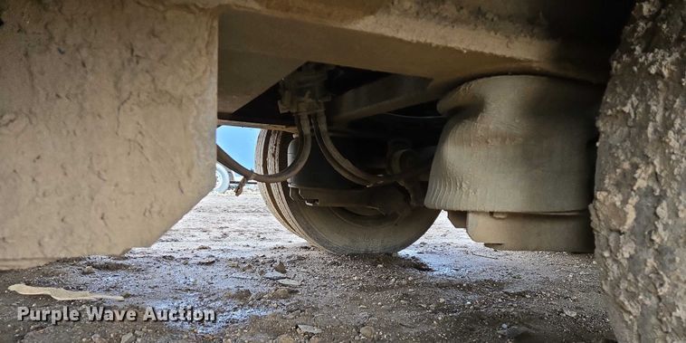 image for item ES2855 2000 Entyre HFR50TD4-T1 lowboy equipment trailer