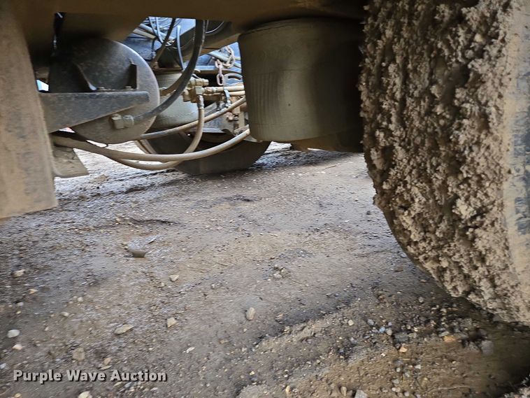 image for item ES2855 2000 Entyre HFR50TD4-T1 lowboy equipment trailer