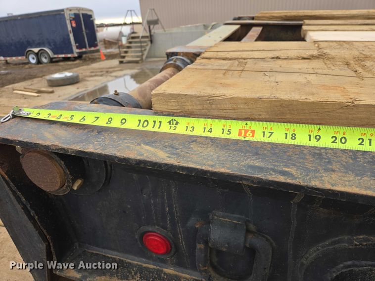 image for item ES2855 2000 Entyre HFR50TD4-T1 lowboy equipment trailer