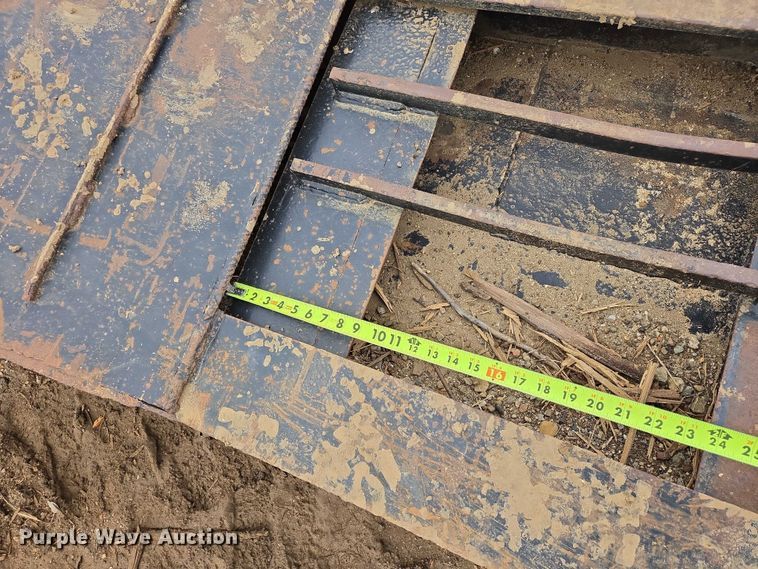 image for item ES2855 2000 Entyre HFR50TD4-T1 lowboy equipment trailer