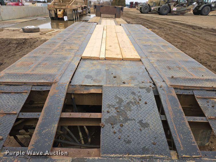 image for item ES2855 2000 Entyre HFR50TD4-T1 lowboy equipment trailer