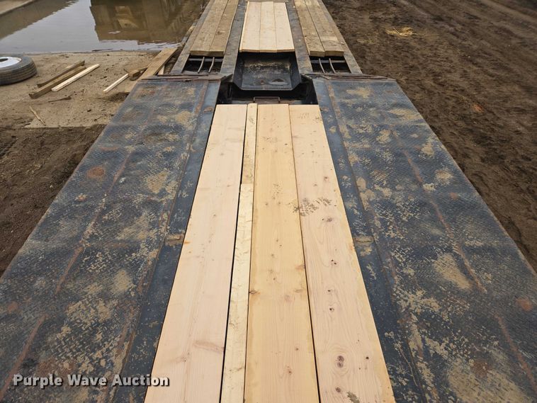 image for item ES2855 2000 Entyre HFR50TD4-T1 lowboy equipment trailer