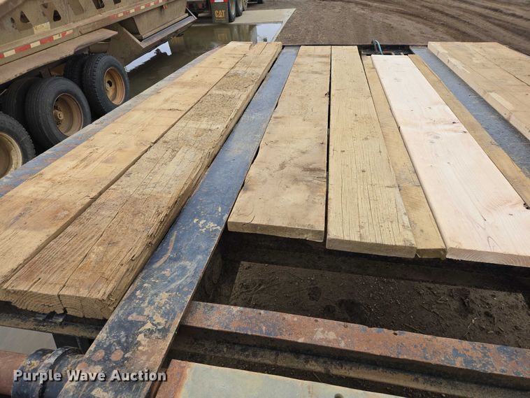 image for item ES2855 2000 Entyre HFR50TD4-T1 lowboy equipment trailer