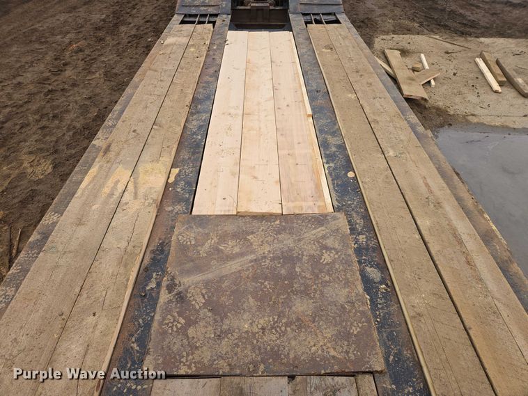 image for item ES2855 2000 Entyre HFR50TD4-T1 lowboy equipment trailer