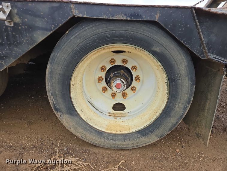 image for item ES2855 2000 Entyre HFR50TD4-T1 lowboy equipment trailer