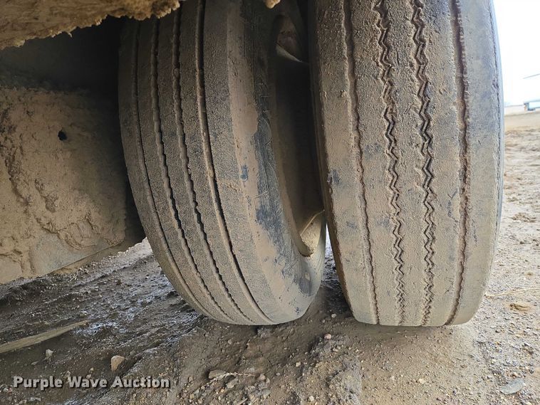 image for item ES2855 2000 Entyre HFR50TD4-T1 lowboy equipment trailer