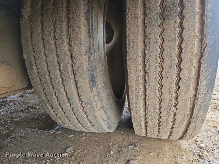 image for item ES2855 2000 Entyre HFR50TD4-T1 lowboy equipment trailer