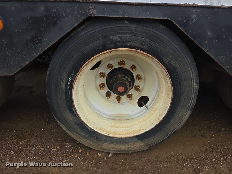 image for item ES2855 2000 Entyre HFR50TD4-T1 lowboy equipment trailer