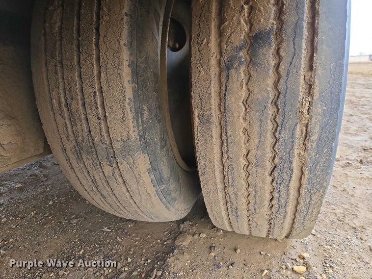 image for item ES2855 2000 Entyre HFR50TD4-T1 lowboy equipment trailer