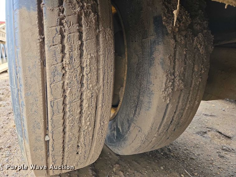 image for item ES2855 2000 Entyre HFR50TD4-T1 lowboy equipment trailer