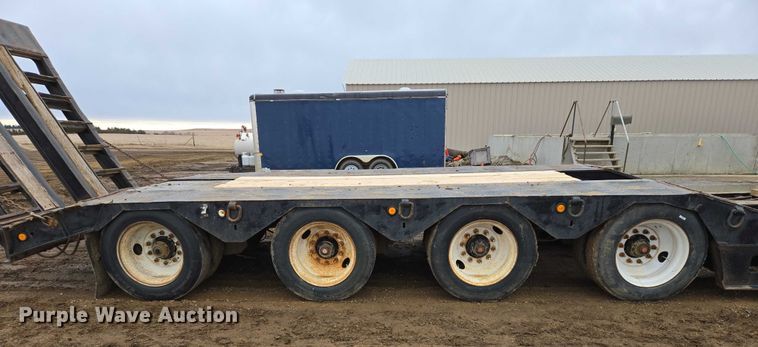 image for item ES2855 2000 Entyre HFR50TD4-T1 lowboy equipment trailer