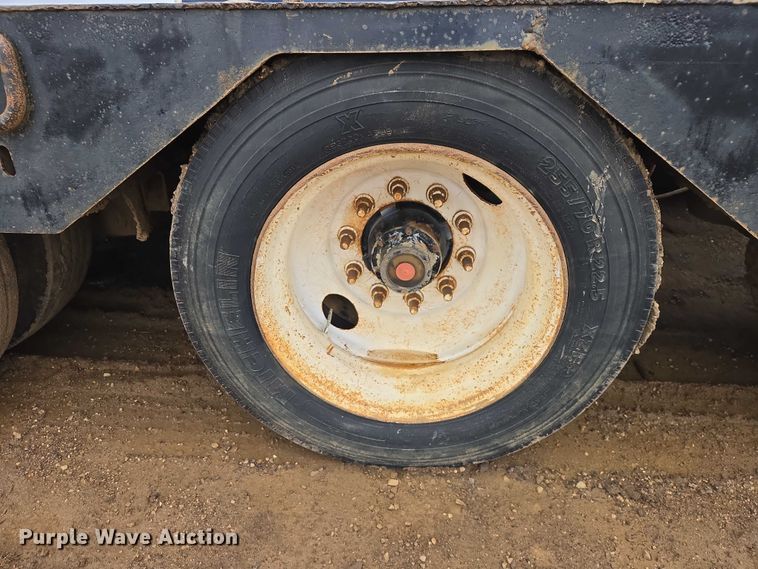 image for item ES2855 2000 Entyre HFR50TD4-T1 lowboy equipment trailer