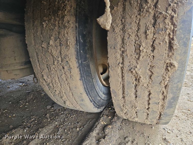 image for item ES2855 2000 Entyre HFR50TD4-T1 lowboy equipment trailer