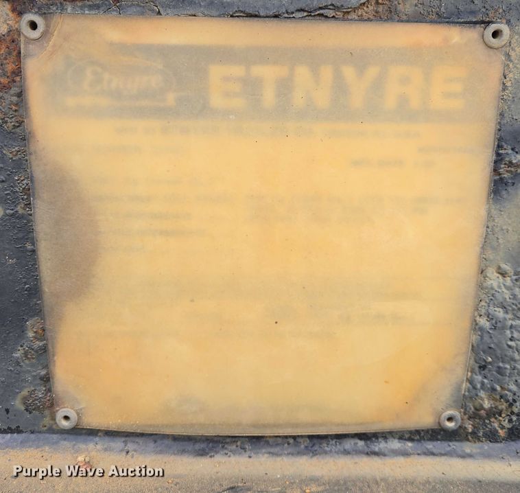 image for item ES2855 2000 Entyre HFR50TD4-T1 lowboy equipment trailer