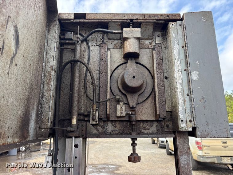 image for item ES8737 2007 Armstrong-Blum 81-8/M3M/M5 metal band saw