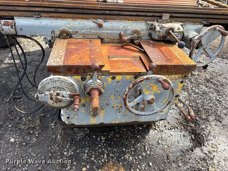 image for item ES8738 Kearney & Trecker TF-20 milling machine