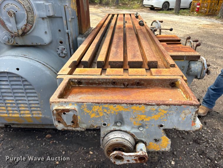 image for item ES8738 Kearney & Trecker TF-20 milling machine