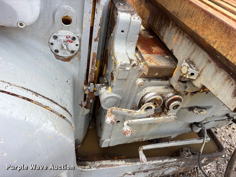 image for item ES8738 Kearney & Trecker TF-20 milling machine