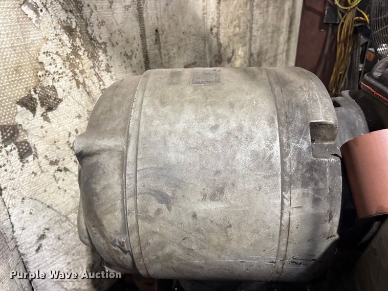 image for item ES8739 Axelson metal lathe