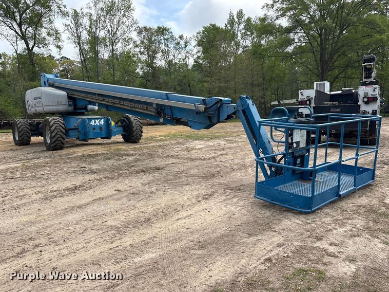 image for item ES8741 2010 Genie S-125 boom lift