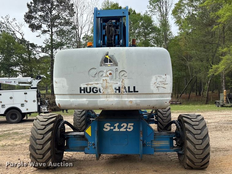 image for item ES8741 2010 Genie S-125 boom lift