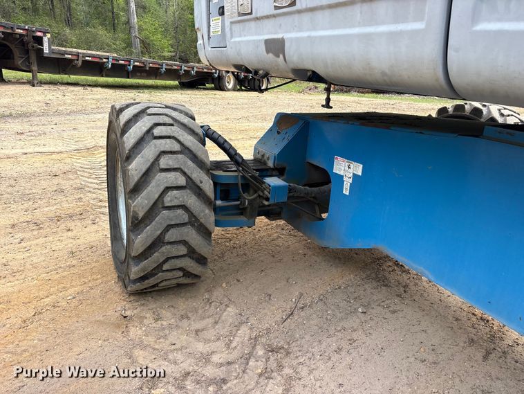 image for item ES8741 2010 Genie S-125 boom lift