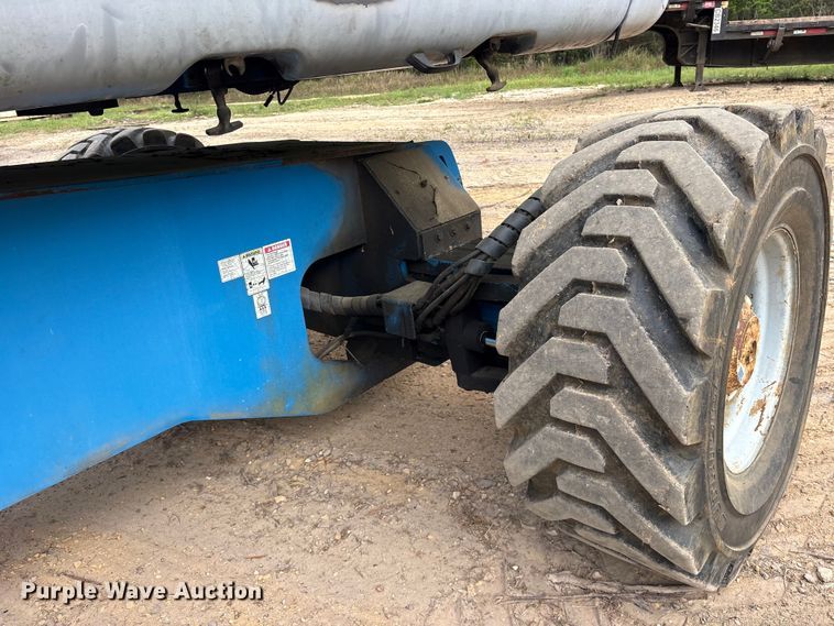 image for item ES8741 2010 Genie S-125 boom lift