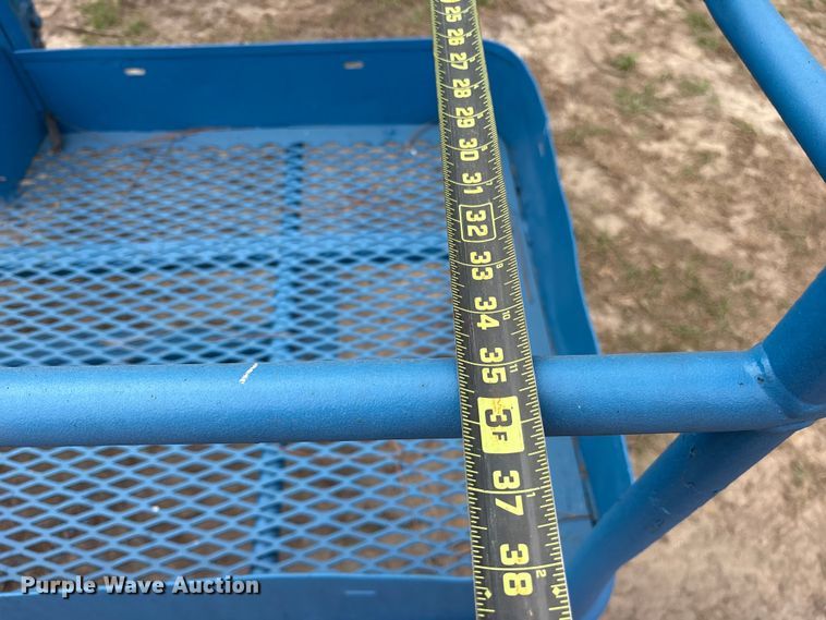 image for item ES8741 2010 Genie S-125 boom lift