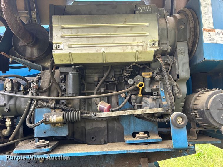 image for item ES8741 2010 Genie S-125 boom lift