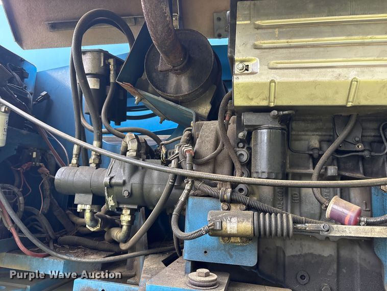 image for item ES8741 2010 Genie S-125 boom lift