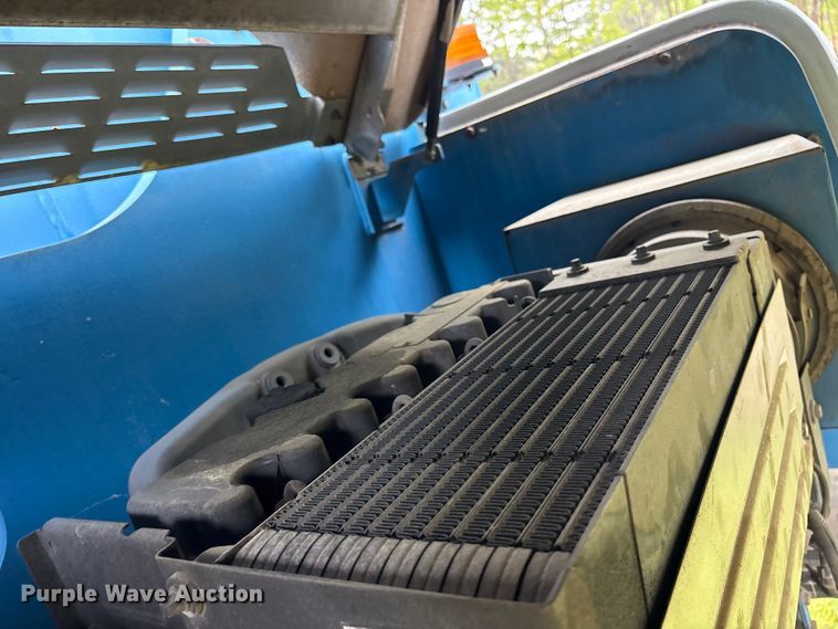 image for item ES8741 2010 Genie S-125 boom lift