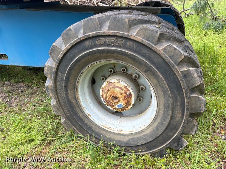 image for item ES8741 2010 Genie S-125 boom lift