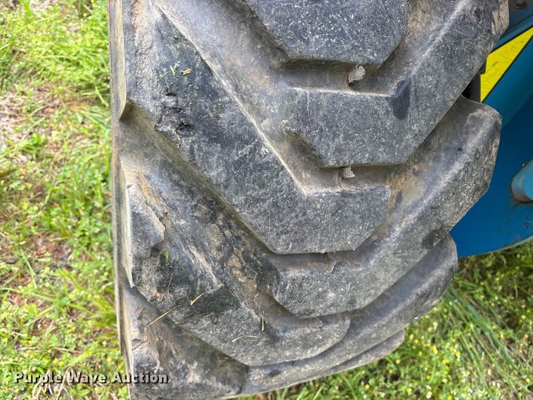 image for item ES8741 2010 Genie S-125 boom lift