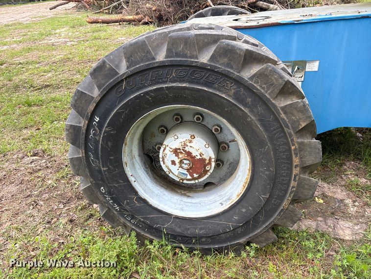 image for item ES8741 2010 Genie S-125 boom lift