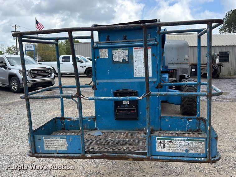 image for item ES8744 2000 Genie S-60 boom lift