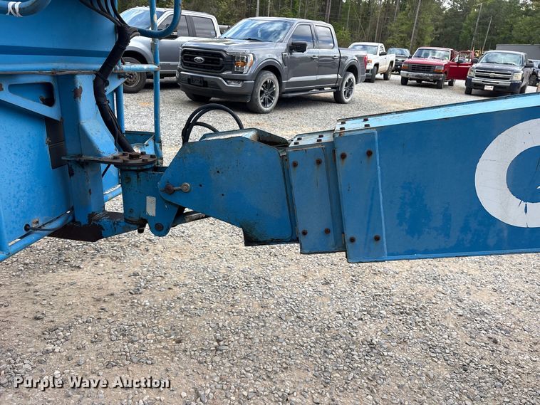 image for item ES8744 2000 Genie S-60 boom lift