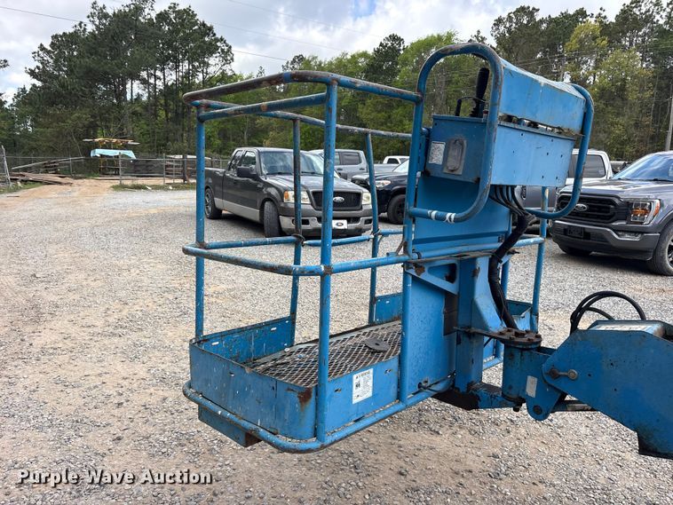 image for item ES8744 2000 Genie S-60 boom lift