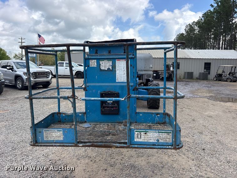 image for item ES8744 2000 Genie S-60 boom lift