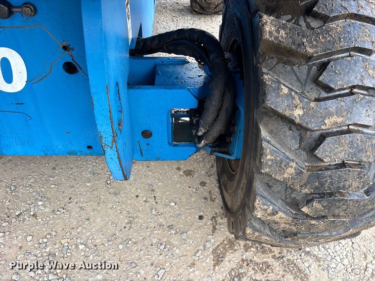 image for item ES8744 2000 Genie S-60 boom lift